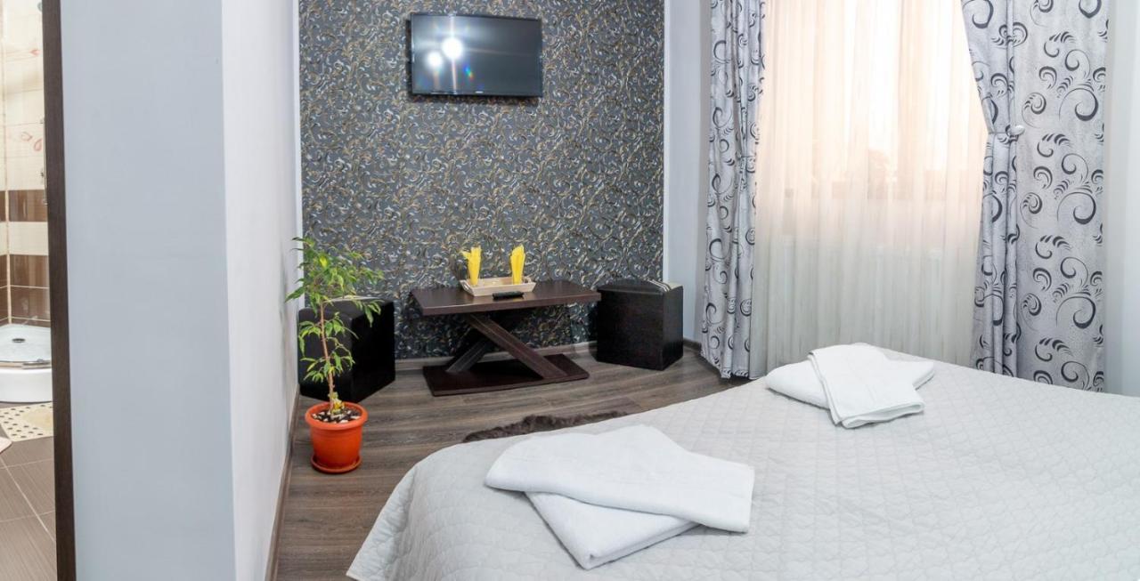 Hotel Casa Lazar à Buşteni Extérieur photo